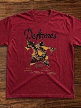 Gildan Red Deftones Graphic Tee with Yellow Star & Black Print